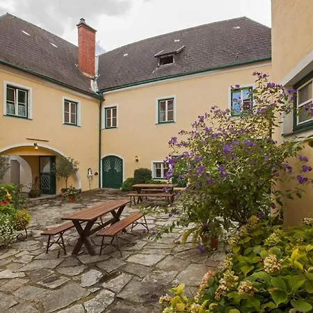 Gaestehaus Huber Weissenkirchen in der Wachau Exterior photo